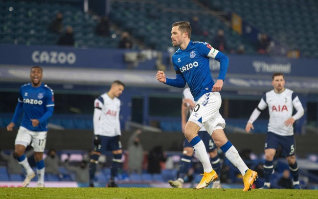 成高溢价的 成高溢价的